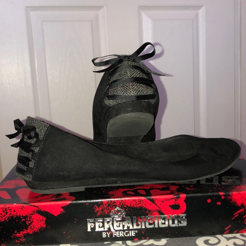 ❣️Fergalicious by Fergie Anna Black Flats❣️